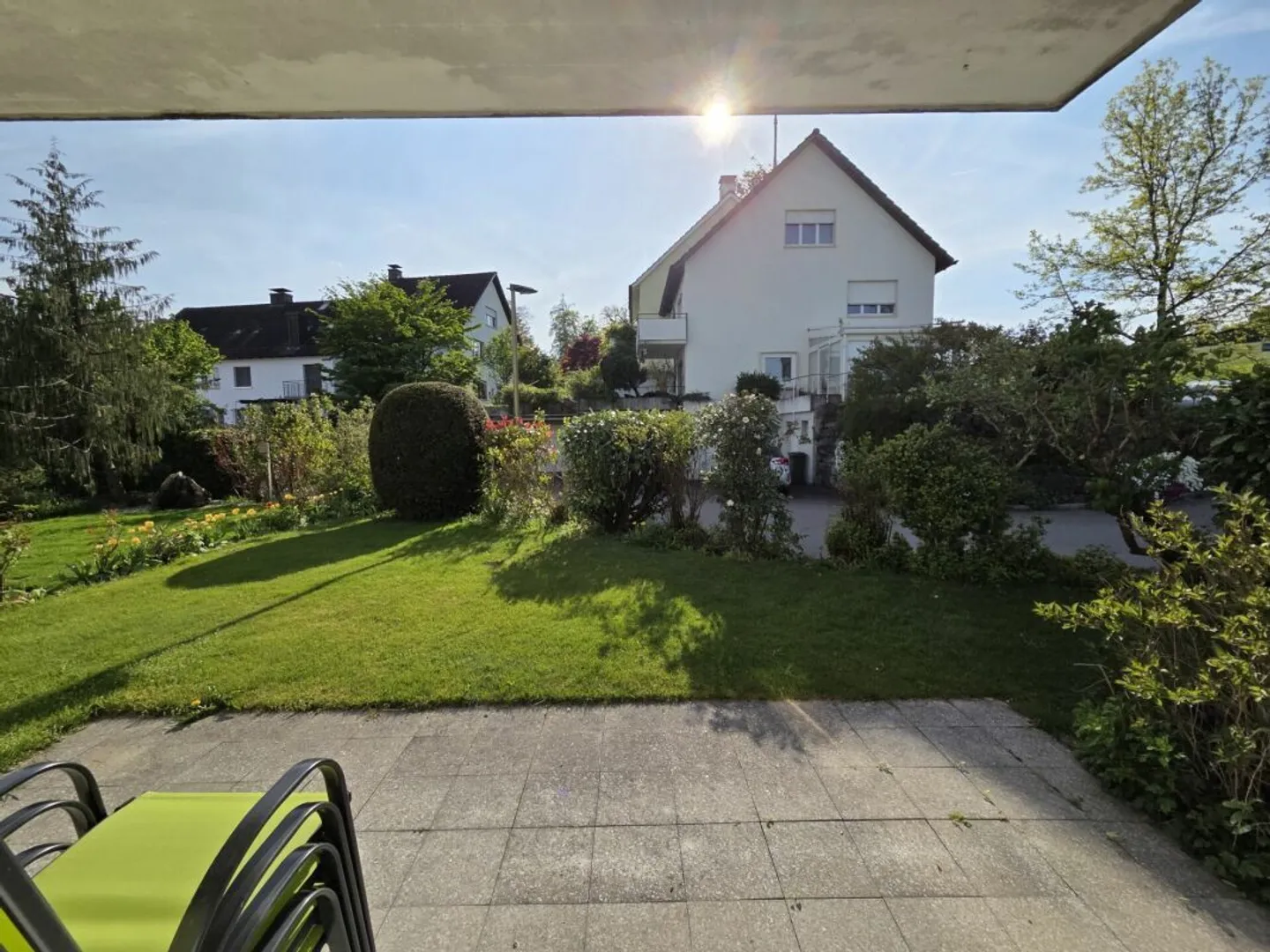 Casa a schiera di 5,5 stanze con giardino ben curato in un ambiente familiare - Foto 9 di 10