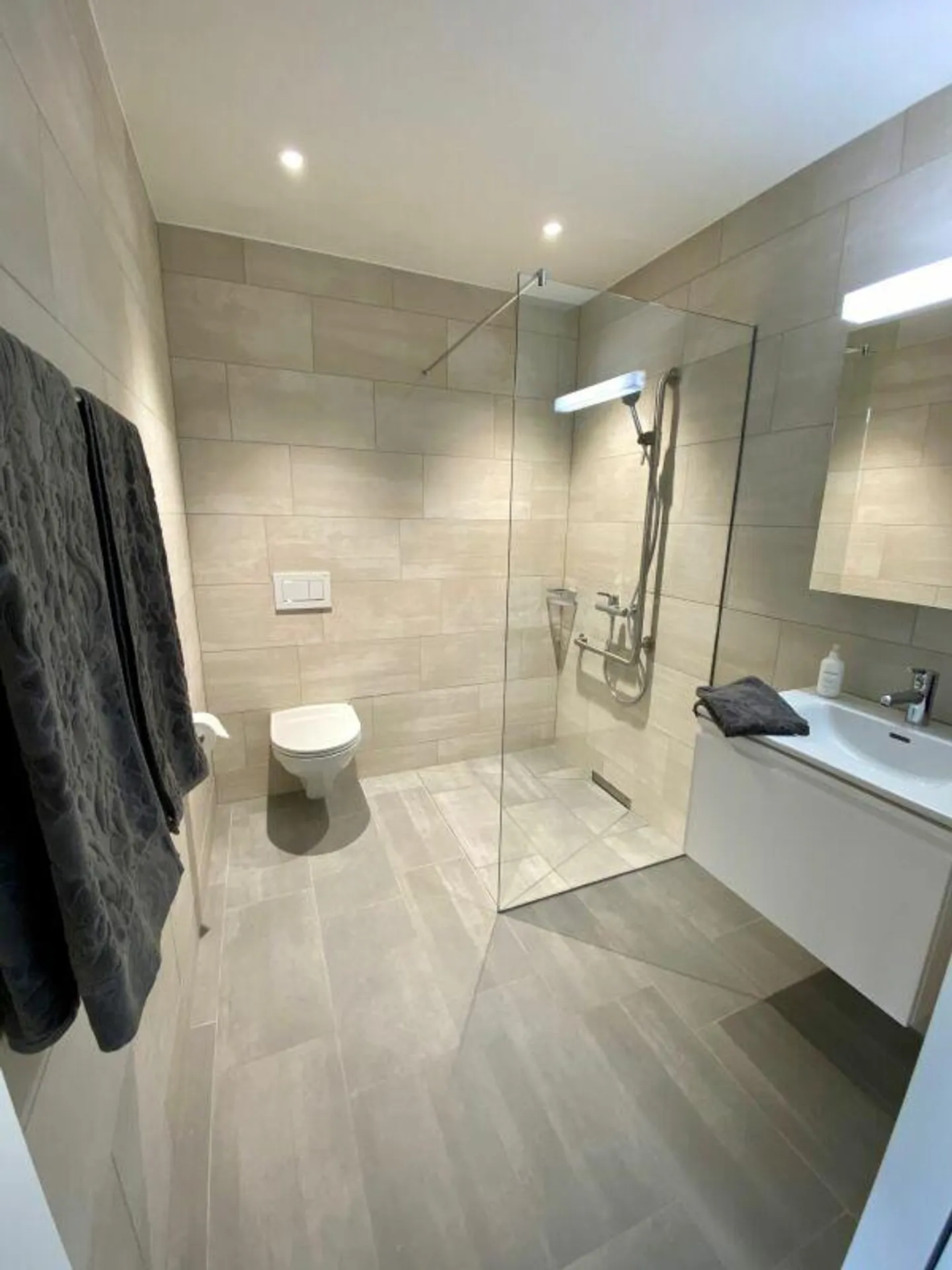 Belano Zuhause in Unterengstringen - Foto 4 di 9