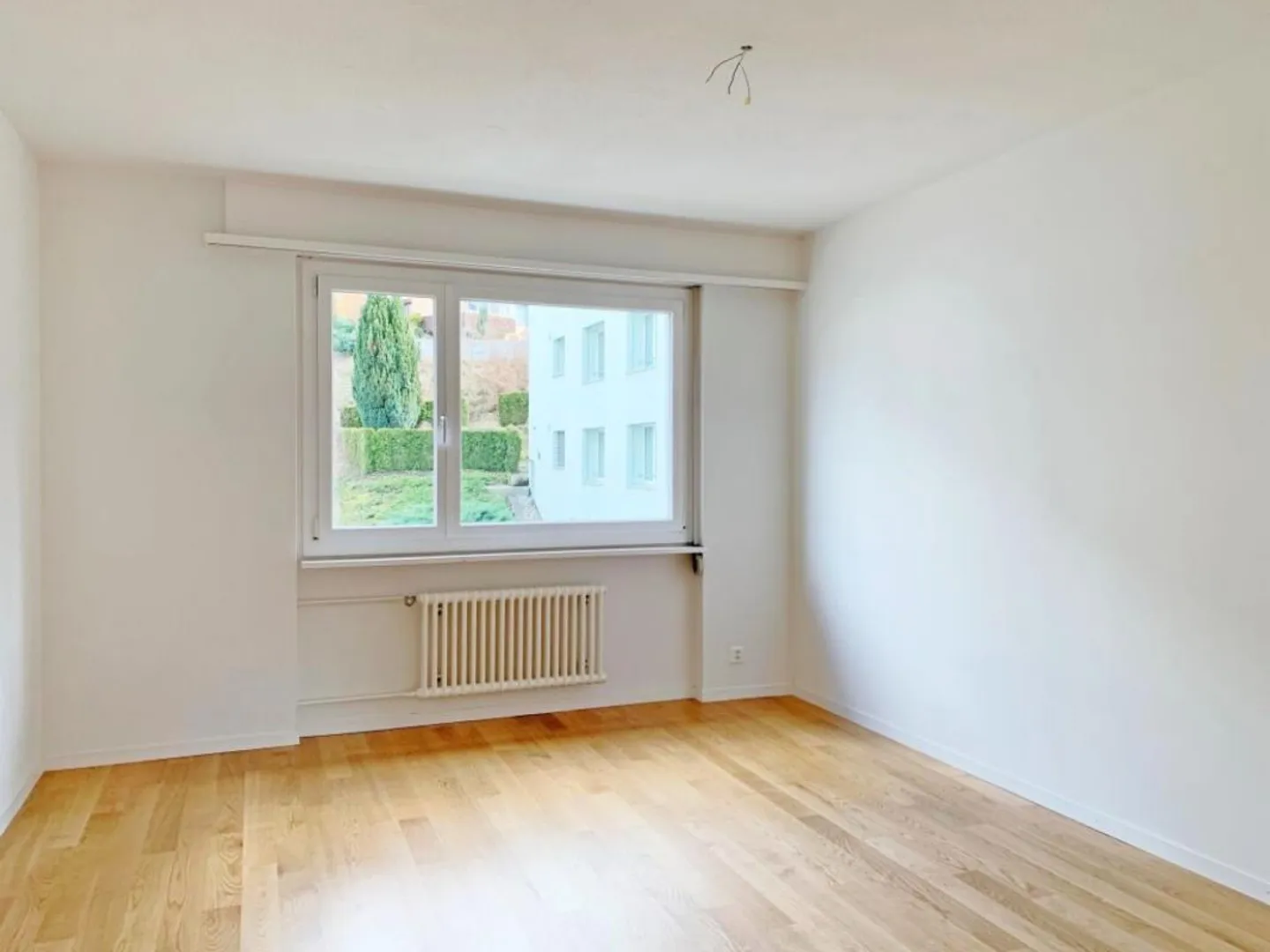 Charming apartment in a central location - Photo 4 of 9