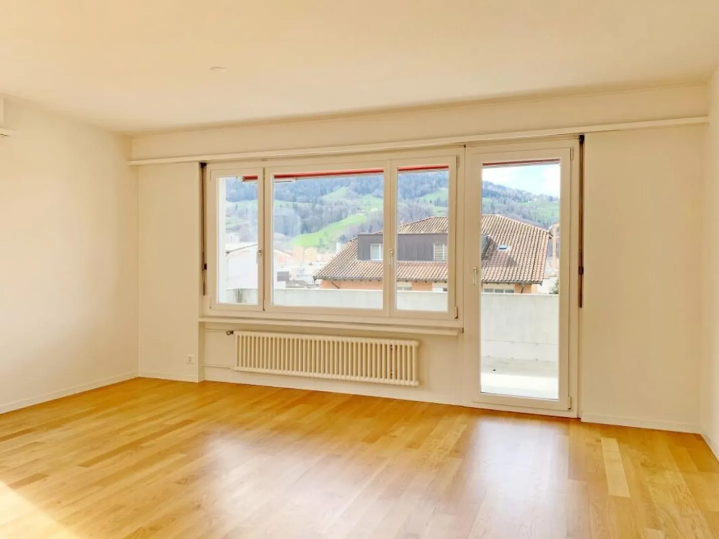 Charming apartment in a central location - Photo 5 of 9