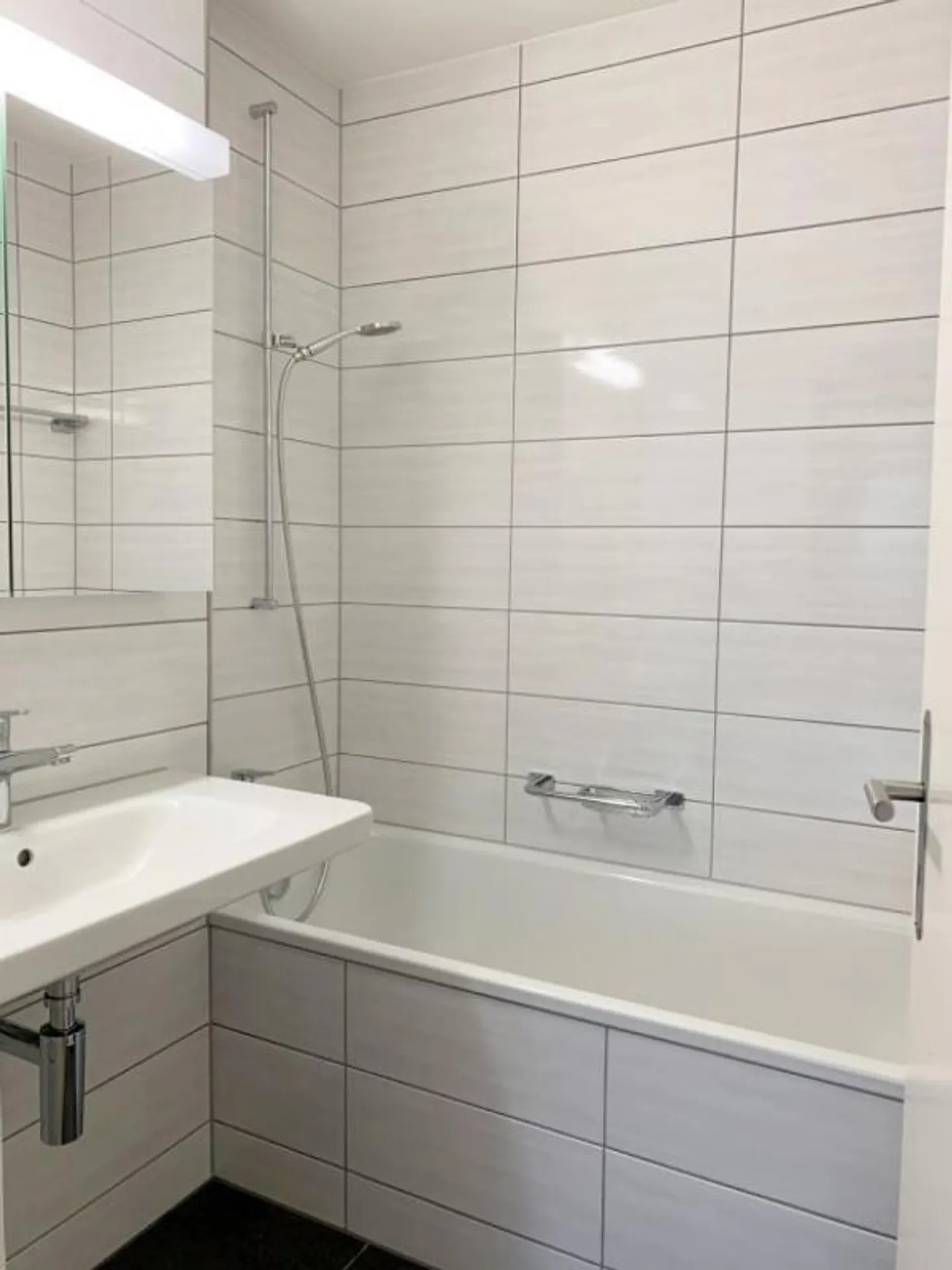 Charming apartment in a central location - Photo 6 of 9