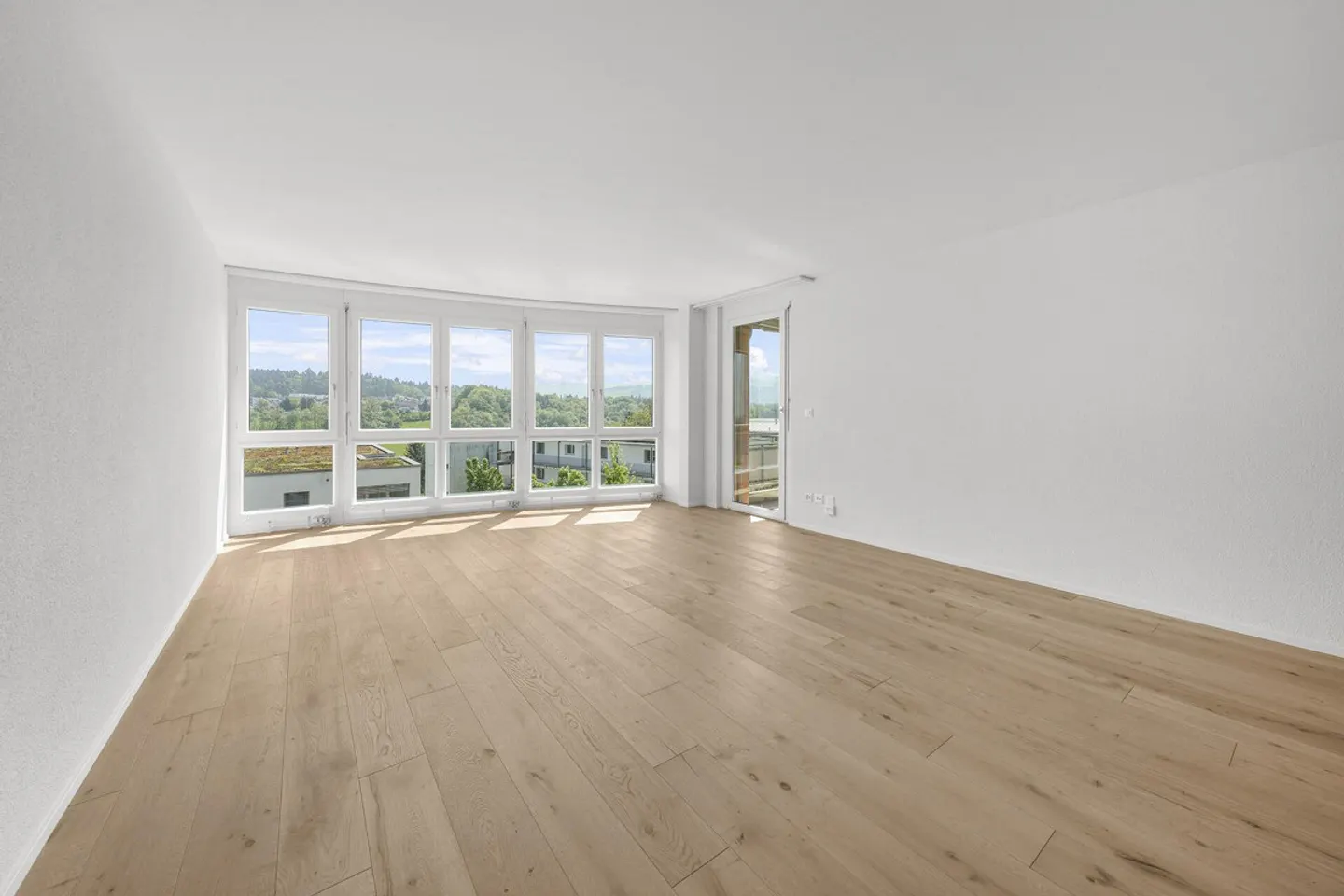 Appartamento 4.5 stanze recentemente ristrutturato con vista panoramica - Foto 2 di 16