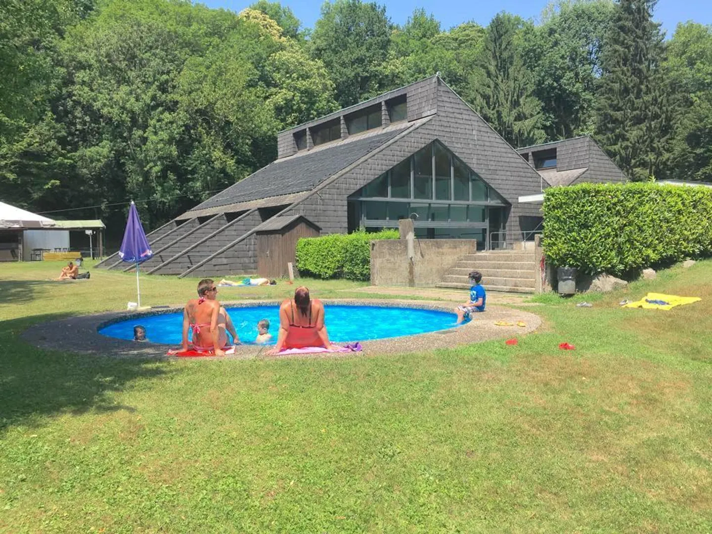 Touristische Struktur mit Restaurant und Pool im Malcantone - Foto 1 von 11