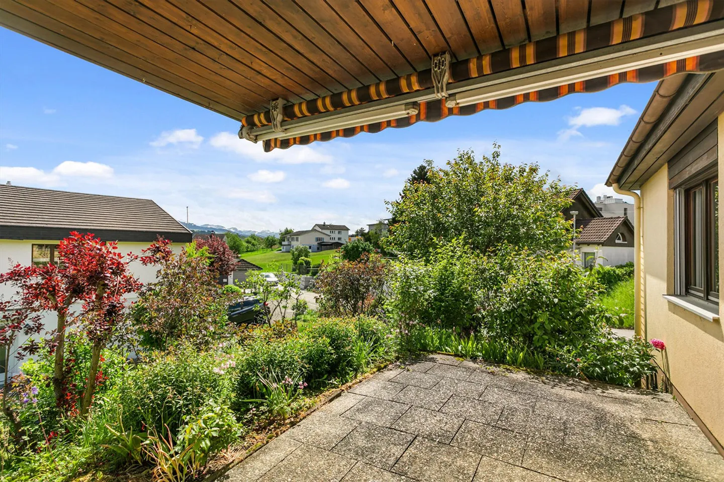 Casa familiare con giardino spazioso - Foto 3 di 9