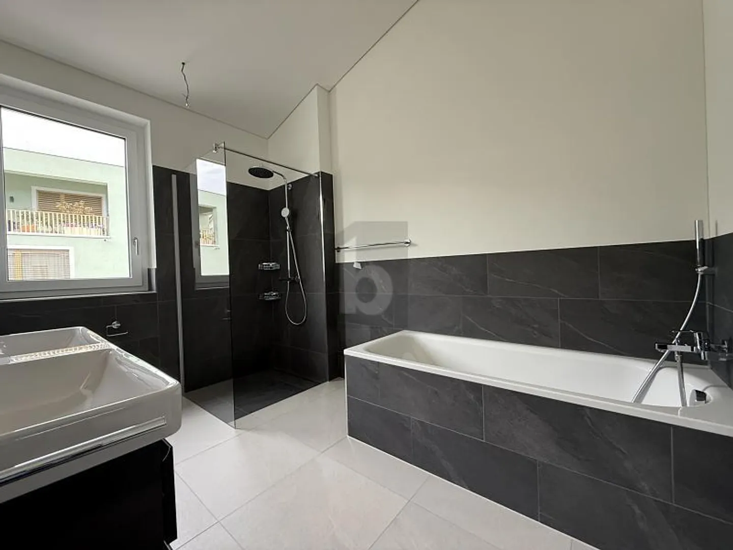 WHERE ROOM HEIGHT MEETS LIVING COMFORT - Photo 3 of 6
