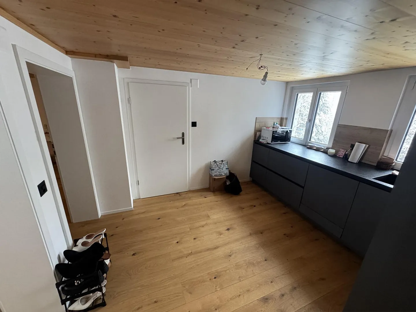 Charming, newly renovated apartment in the green - Photo 3 of 16