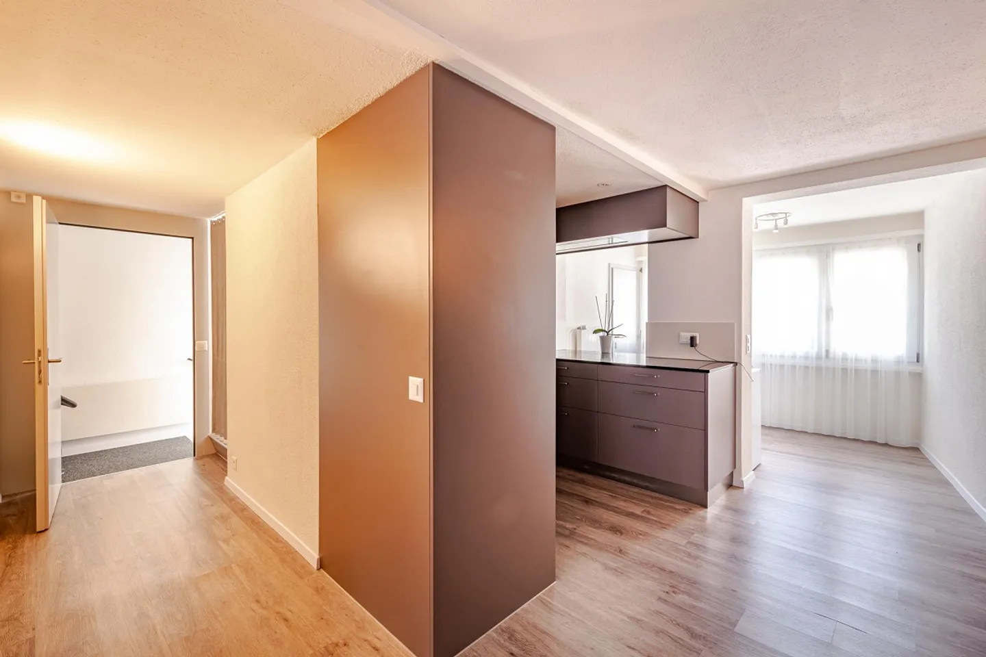 Propriété résidentielle et commerciale dans un emplacement central - Photo 4 sur 14