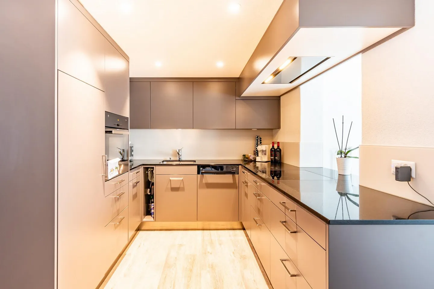 Propriété résidentielle et commerciale dans un emplacement central - Photo 5 sur 14