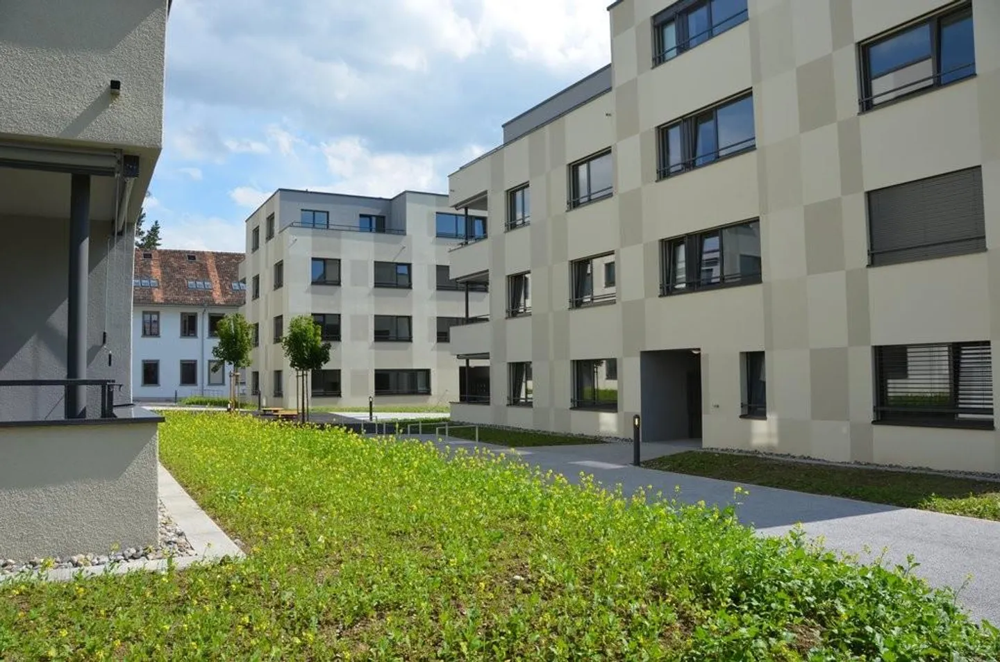 Leben stadtnah im Grünen - Foto 2 von 9