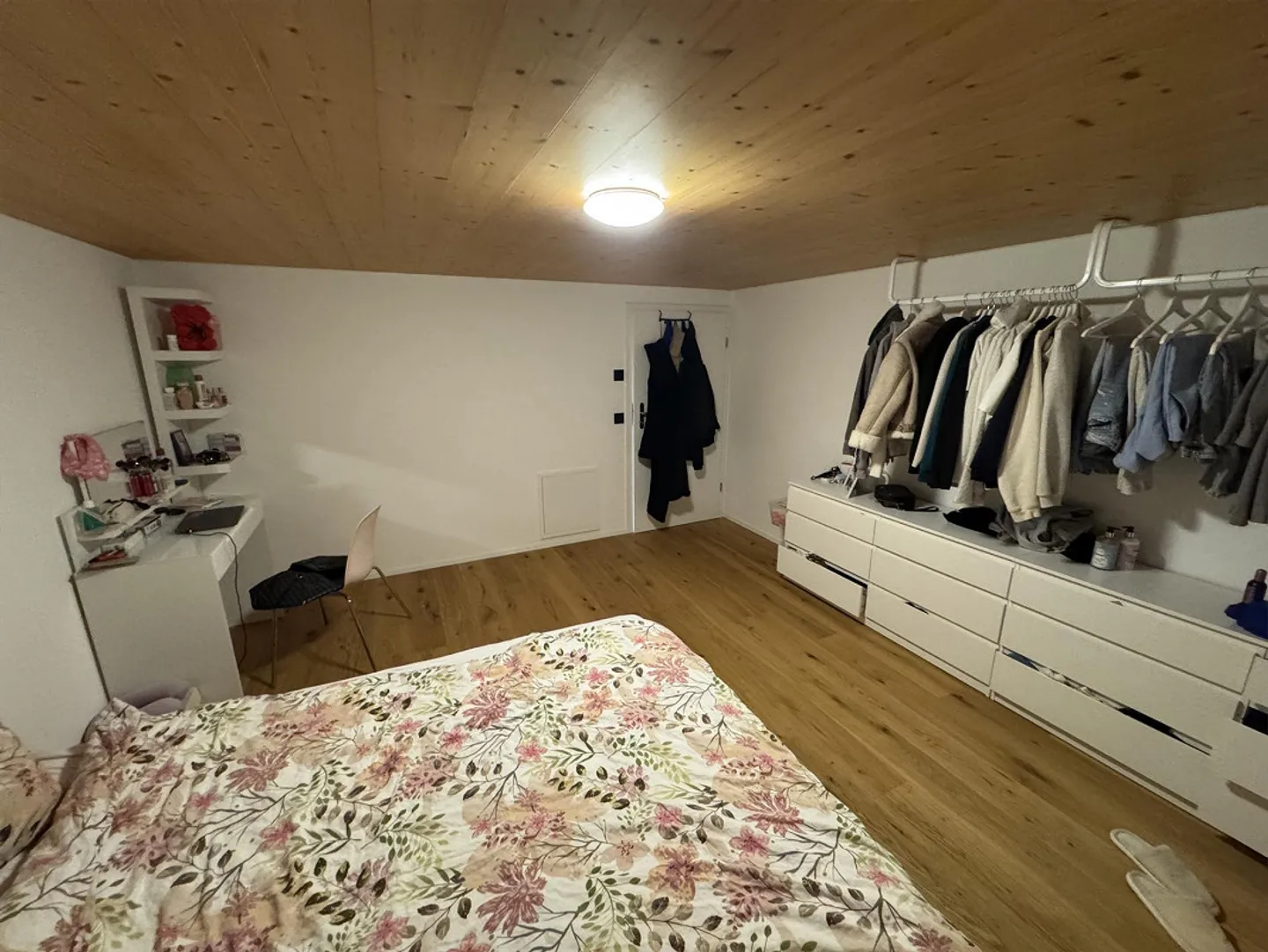 Charming, newly renovated apartment in the green - Photo 14 of 16