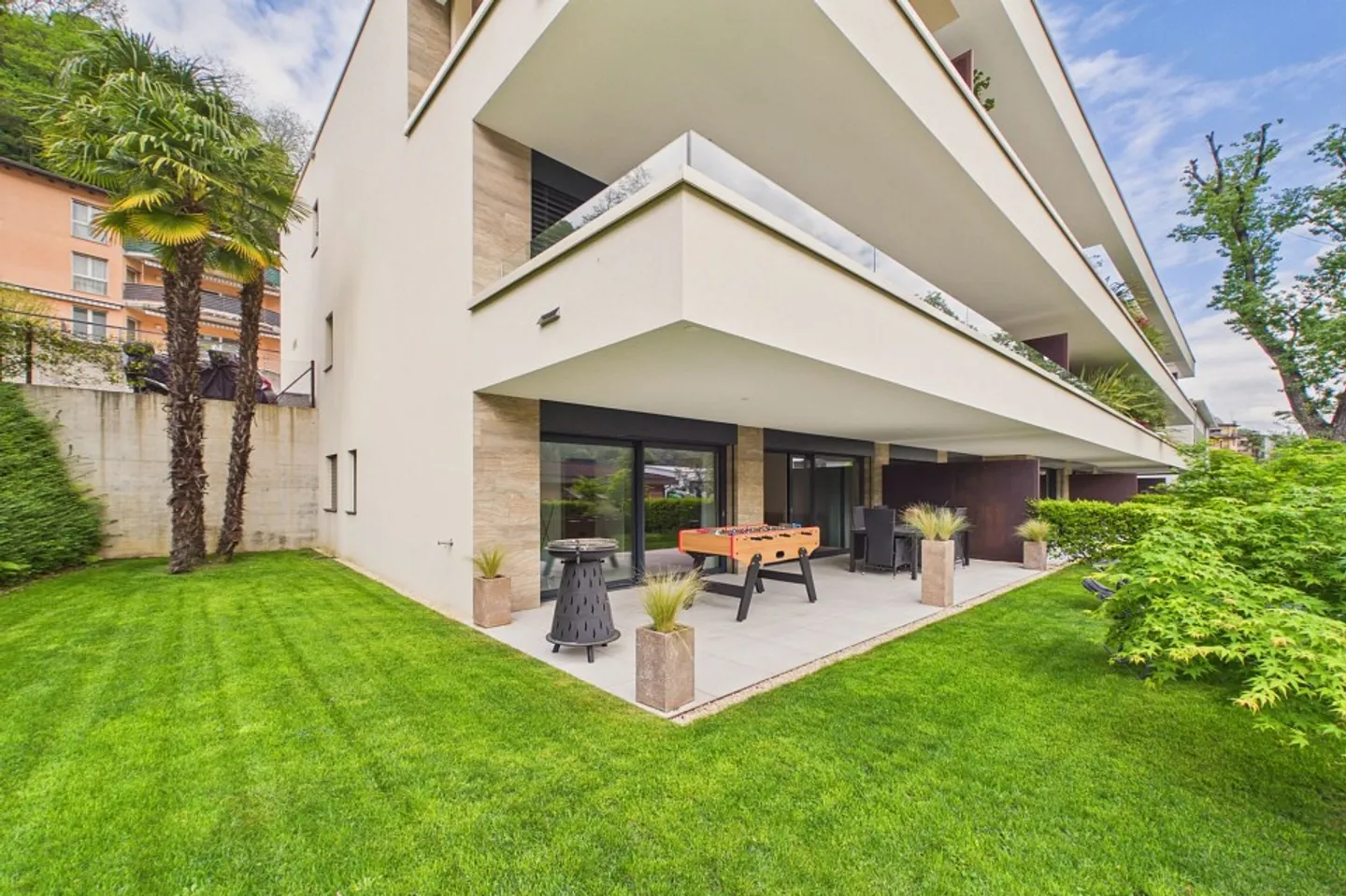 Appartamento moderno con giardino privato - Foto 1 di 13