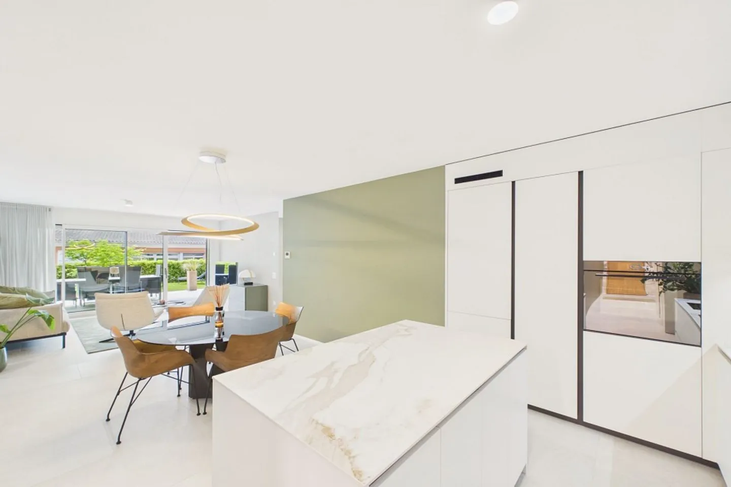 Appartamento moderno con giardino privato - Foto 4 di 13
