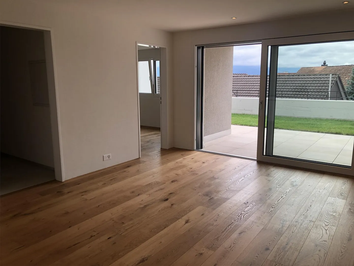 First Rental - 2.5 Room Apartment (Ground Floor, 1st Floor, 2nd Floor) - Photo 5 of 10