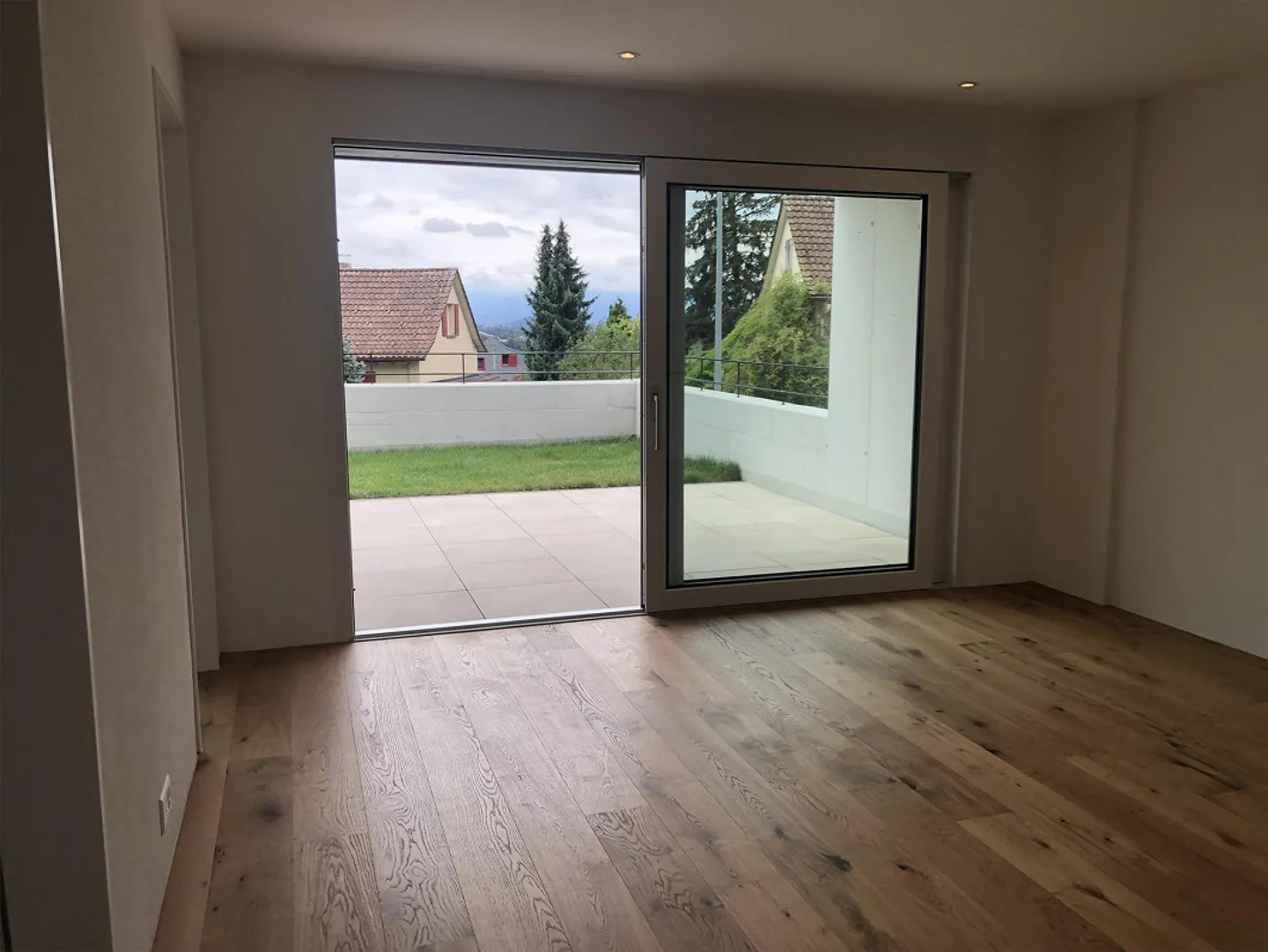 First Rental - 2.5 Room Apartment (Ground Floor, 1st Floor, 2nd Floor) - Photo 6 of 10