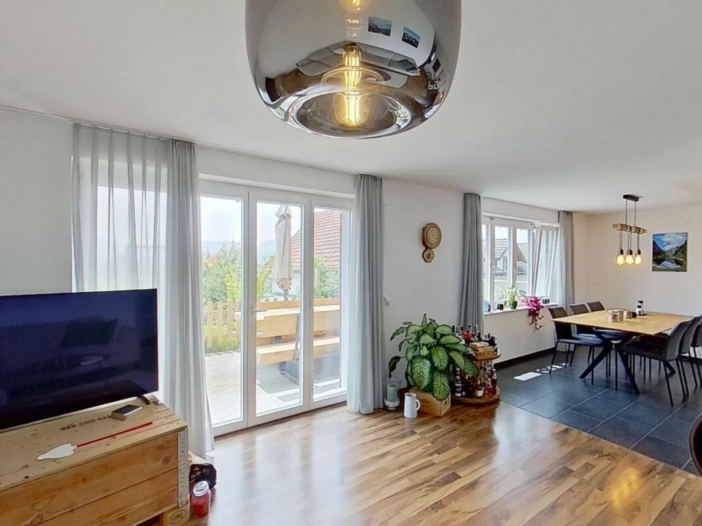 Panorama incluso - Casa bifamiliare moderna con vista sul Säntis - Foto 4 di 18