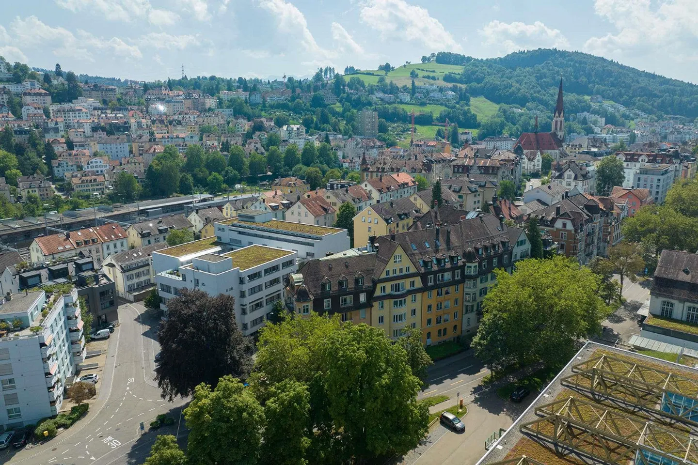 Stylish 3.5-room old building apartment with south terrace in St. Gallen - Photo 12 of 12