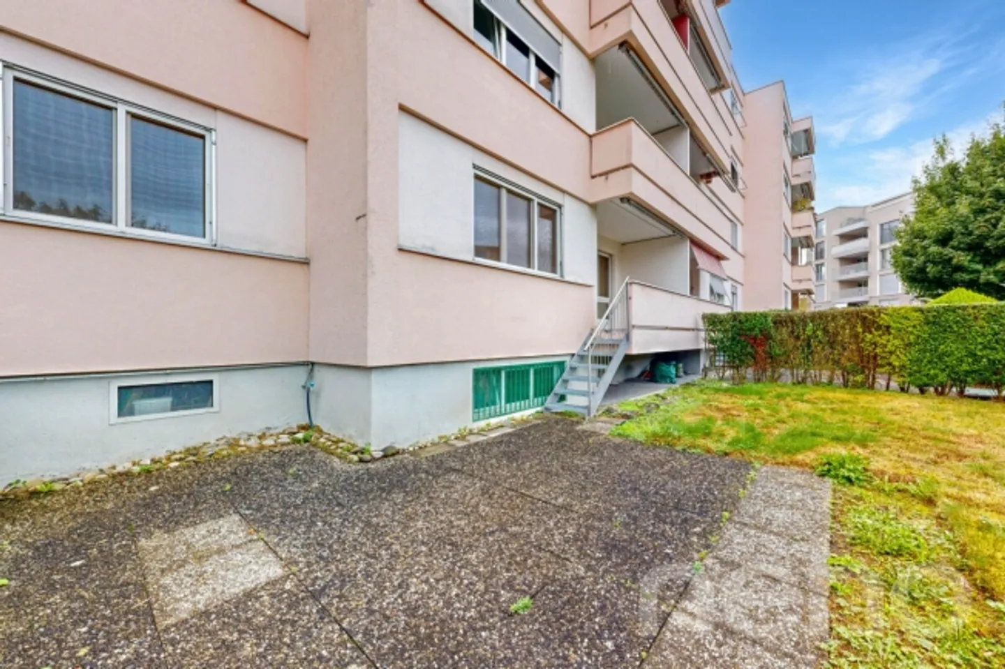 5.5-room apartment in Wädenswil with a view, hobby room, and garage - Photo 10 of 11