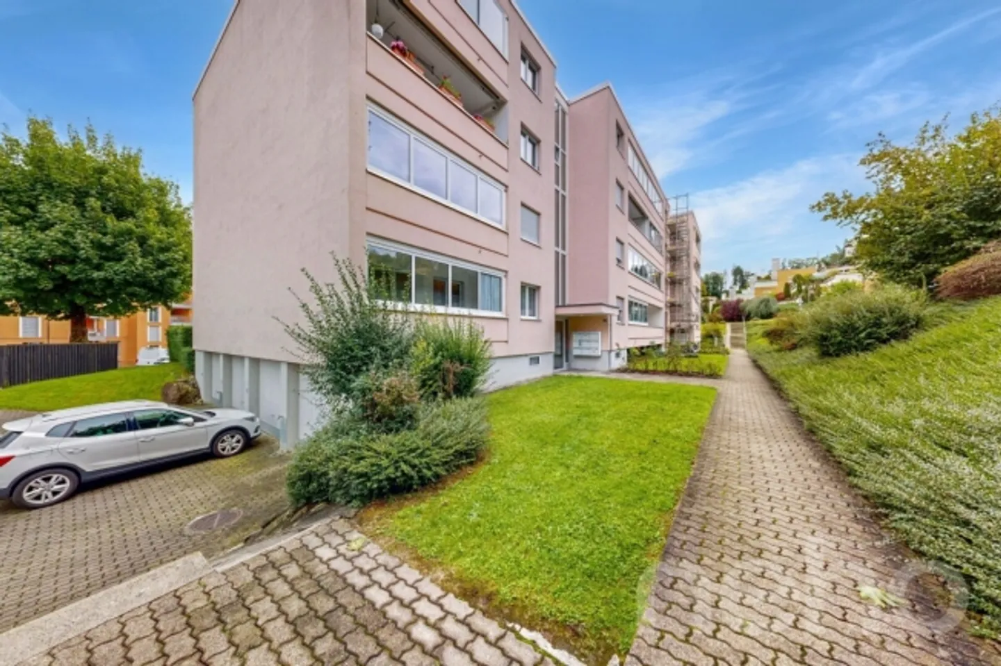 5.5-room apartment in Wädenswil with a view, hobby room, and garage - Photo 11 of 11