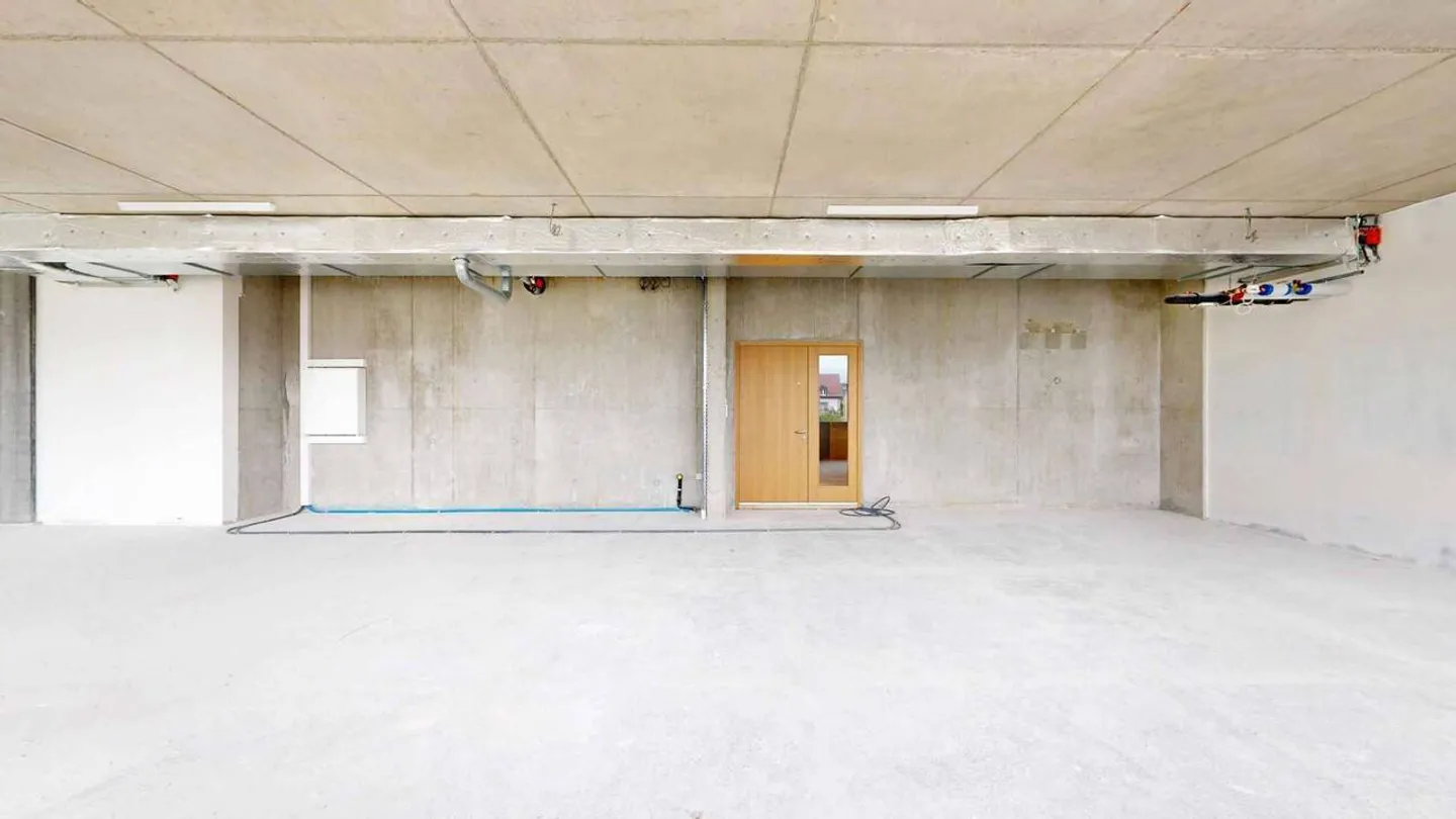 Newly built offices ideally located - Photo 5 of 11