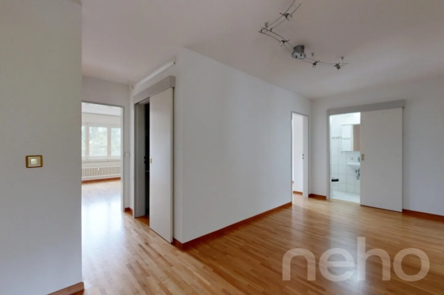 5.5-room apartment in Wädenswil with a view, hobby room, and garage - Photo 4 of 11