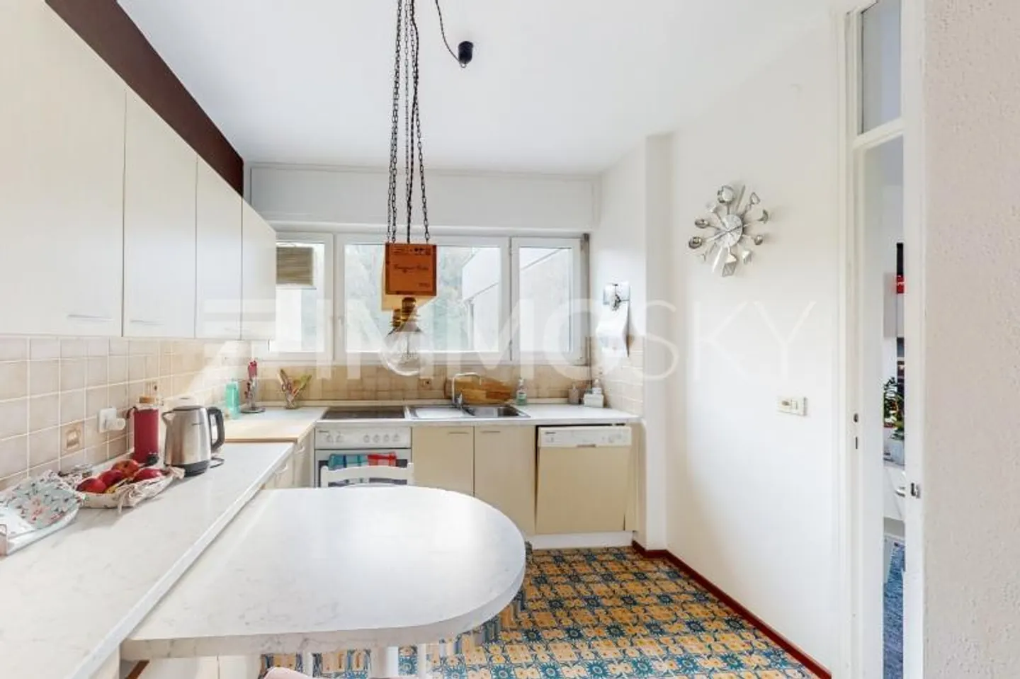 Sunny Apartment with Lake View - Photo 2 of 5