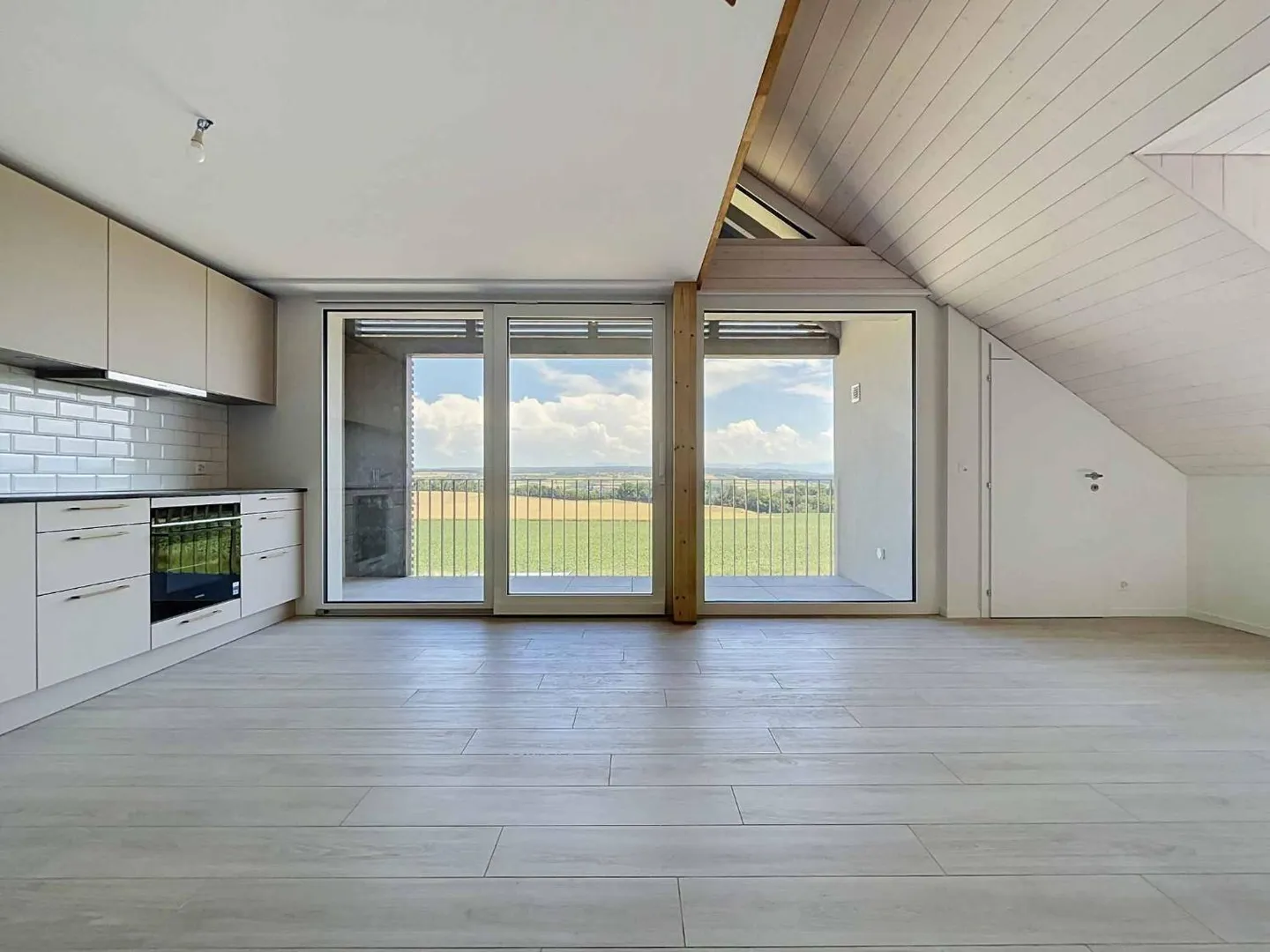 Top floor 3.5 rooms - Photo 1 of 11