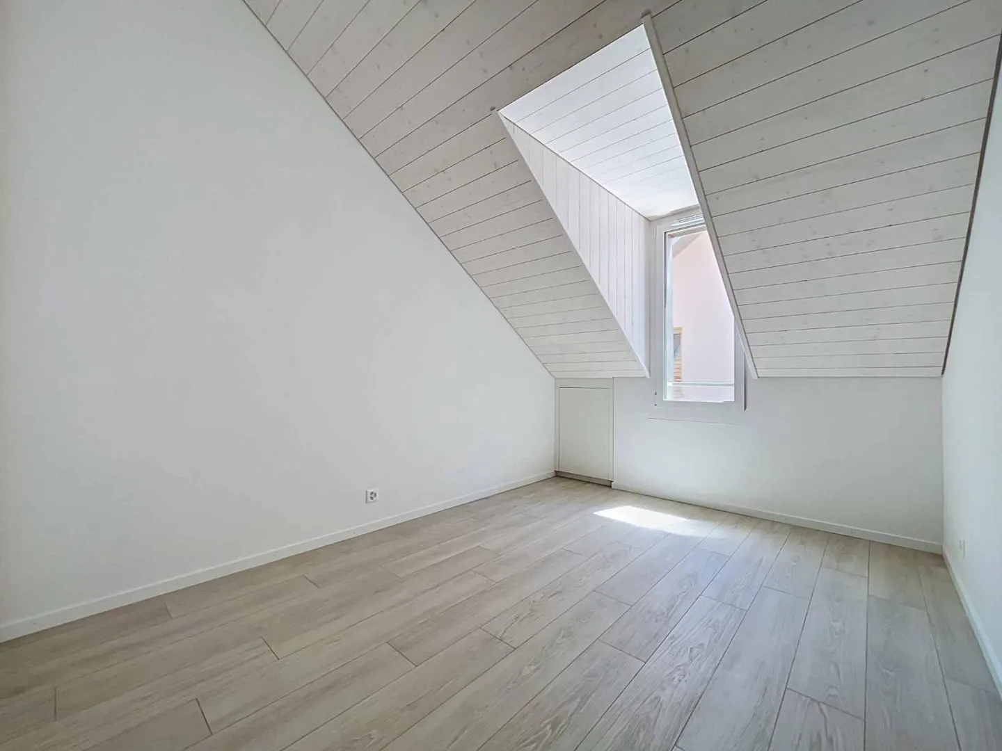 Top floor 3.5 rooms - Photo 8 of 11