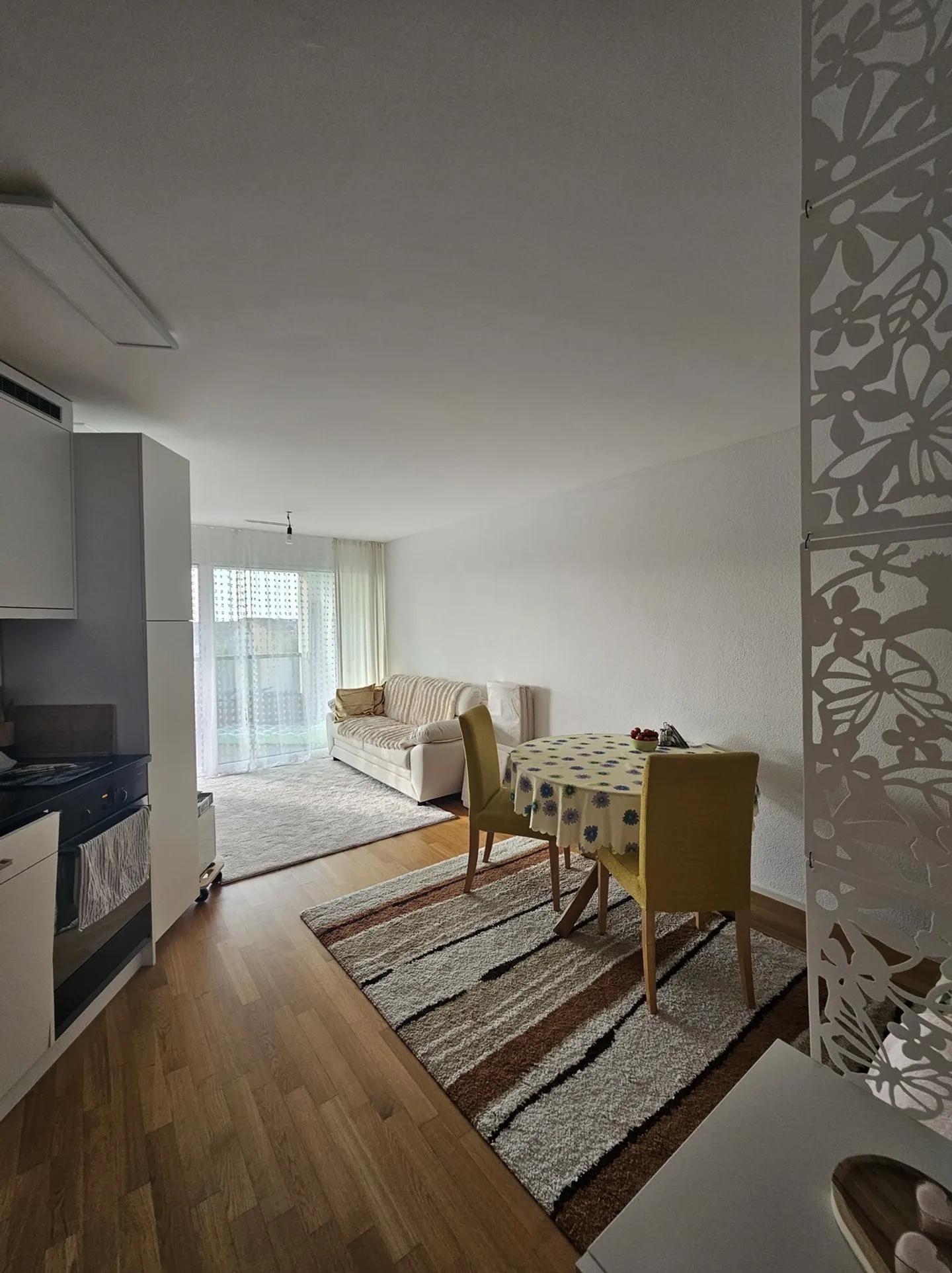 Fully Furnished Apartment Near Station - Photo 3 of 10