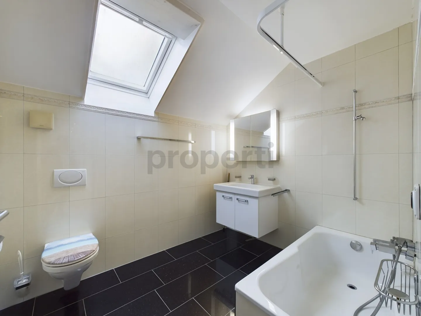 Modern 4.5-room apartment with generous space in Rüegsau - Photo 9 of 11