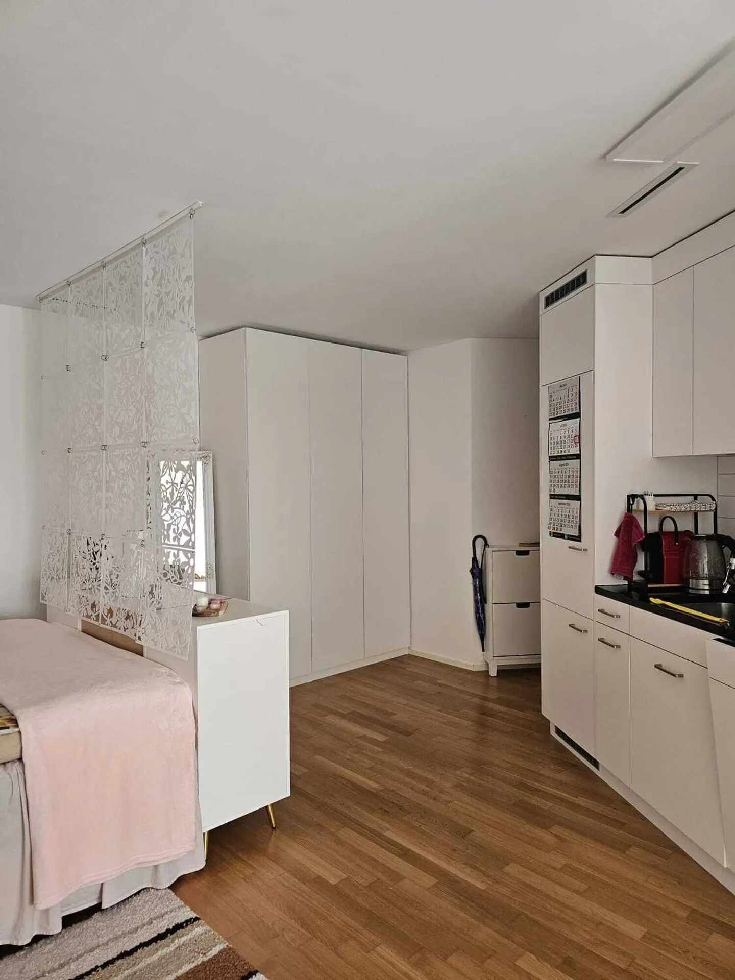 Fully Furnished Apartment Near Station - Photo 4 of 10