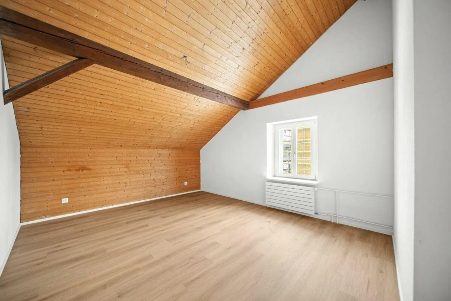 Grosse 5.5 Zimmer Maisonette mit Garten - Foto 11 von 16