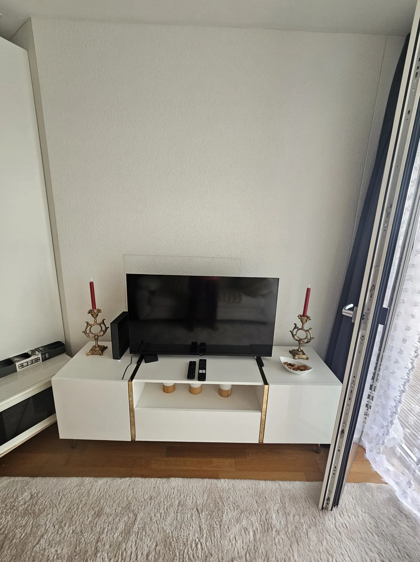 Fully Furnished Apartment Near Station - Photo 2 of 10