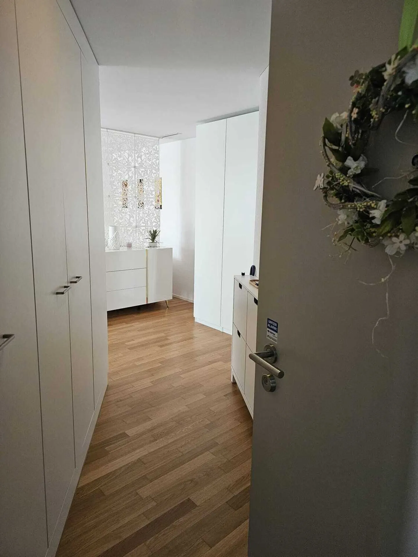 Fully Furnished Apartment Near Station - Photo 6 of 10