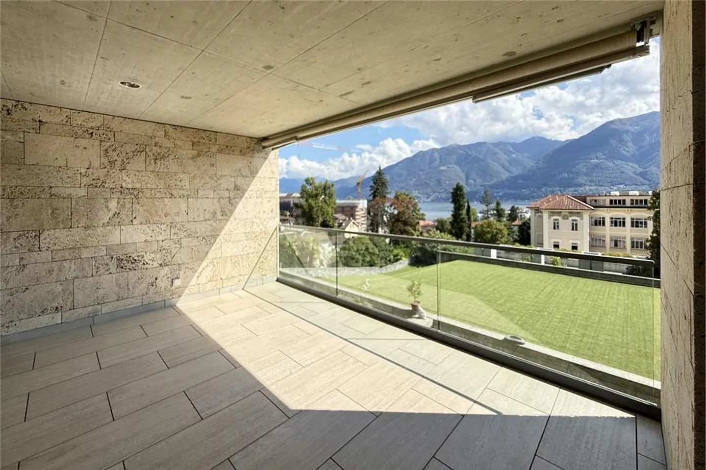 Appartement exclusif, spacieux et lumineux de 4,5 pièces - Photo 1 sur 13