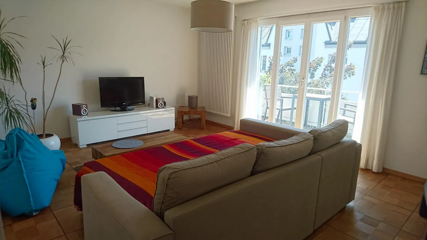 schöne 3.5-Zimmerwohnung an zentraler Lage - Foto 1 von 8