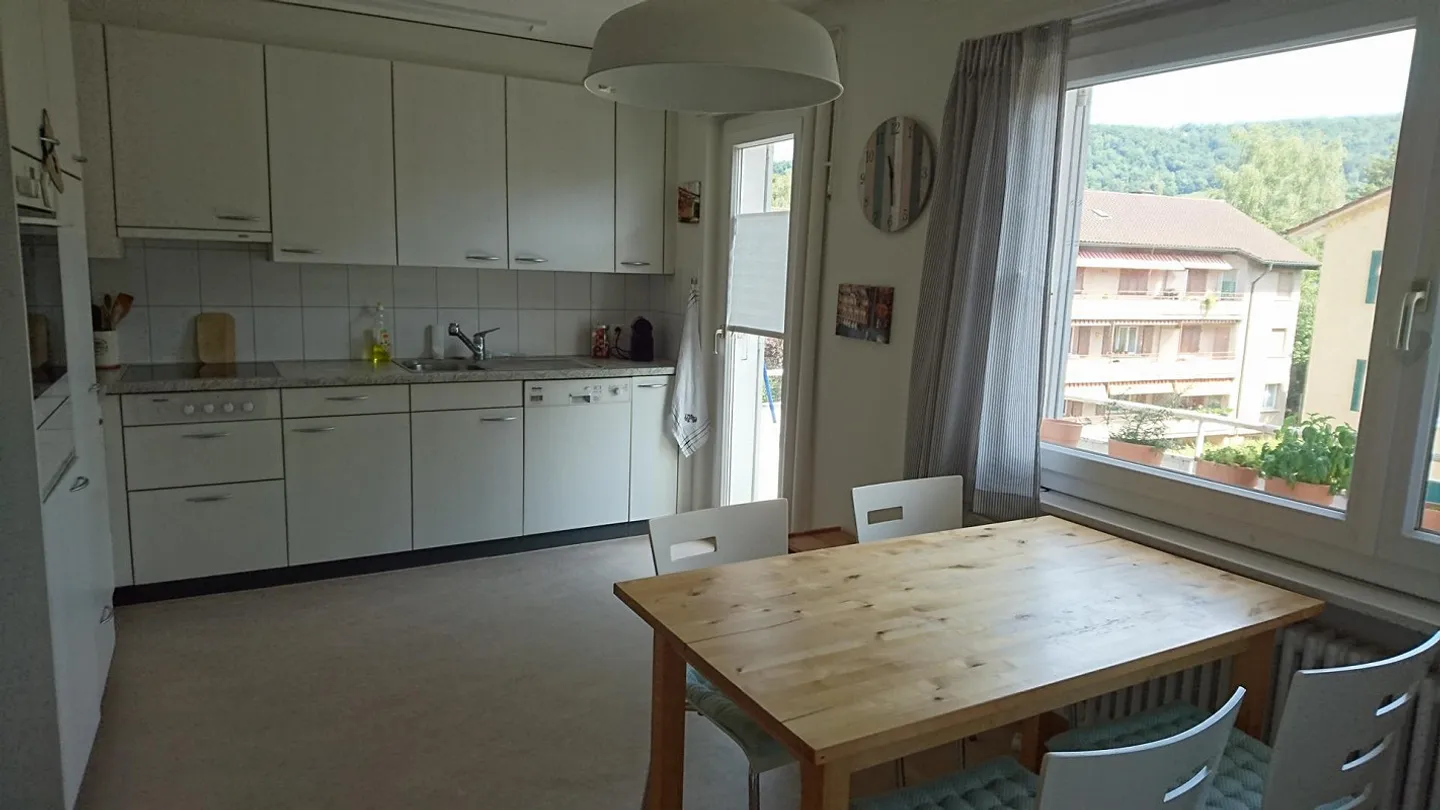 schöne 3.5-Zimmerwohnung an zentraler Lage - Foto 2 von 8