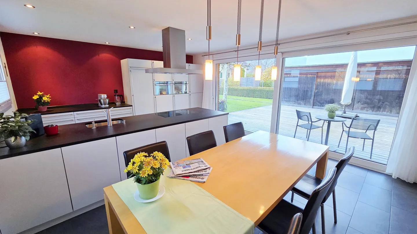 Charmantes Freistehendes Einfamilienhaus - Foto 3 von 17