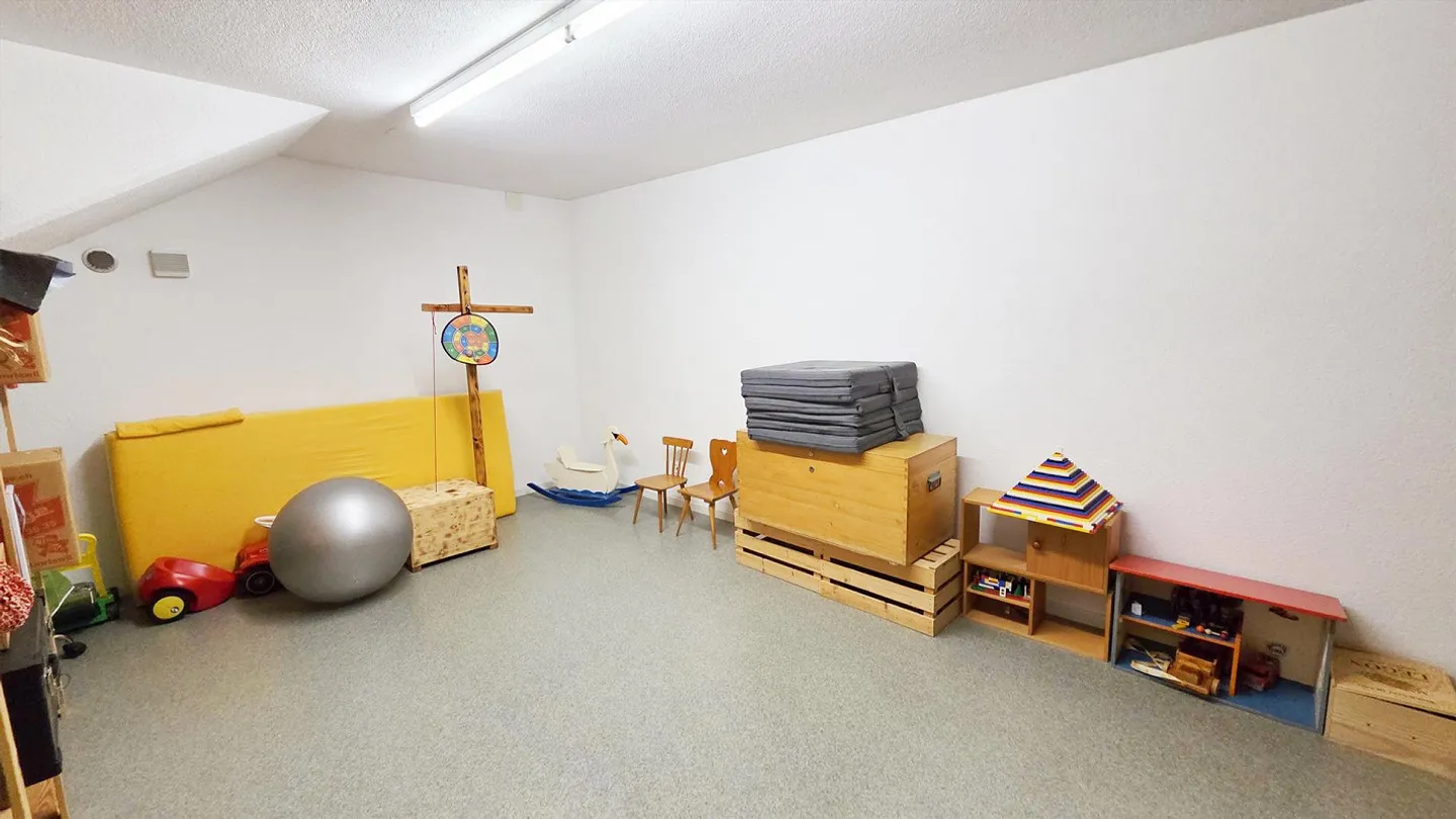 Charmantes Freistehendes Einfamilienhaus - Foto 12 von 17