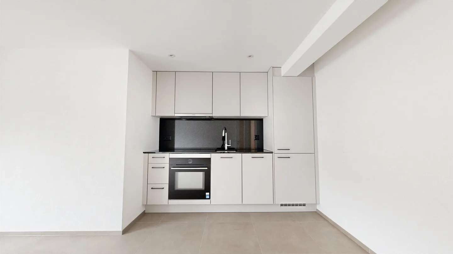 Modern New Apartment Near Lake & City Center - Photo 5 of 7