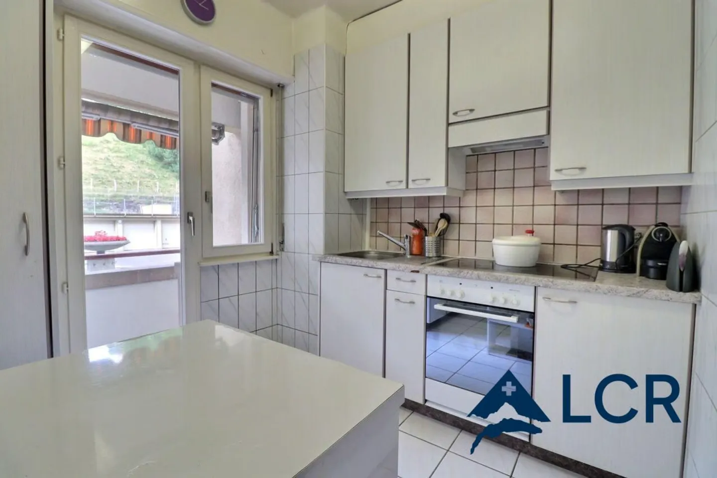 Bell'appartamento arredato di 3,5 locali nel centro di Losanna / 2 camere da letto / 1 bagno / 1 balcone - Foto 3 di 12
