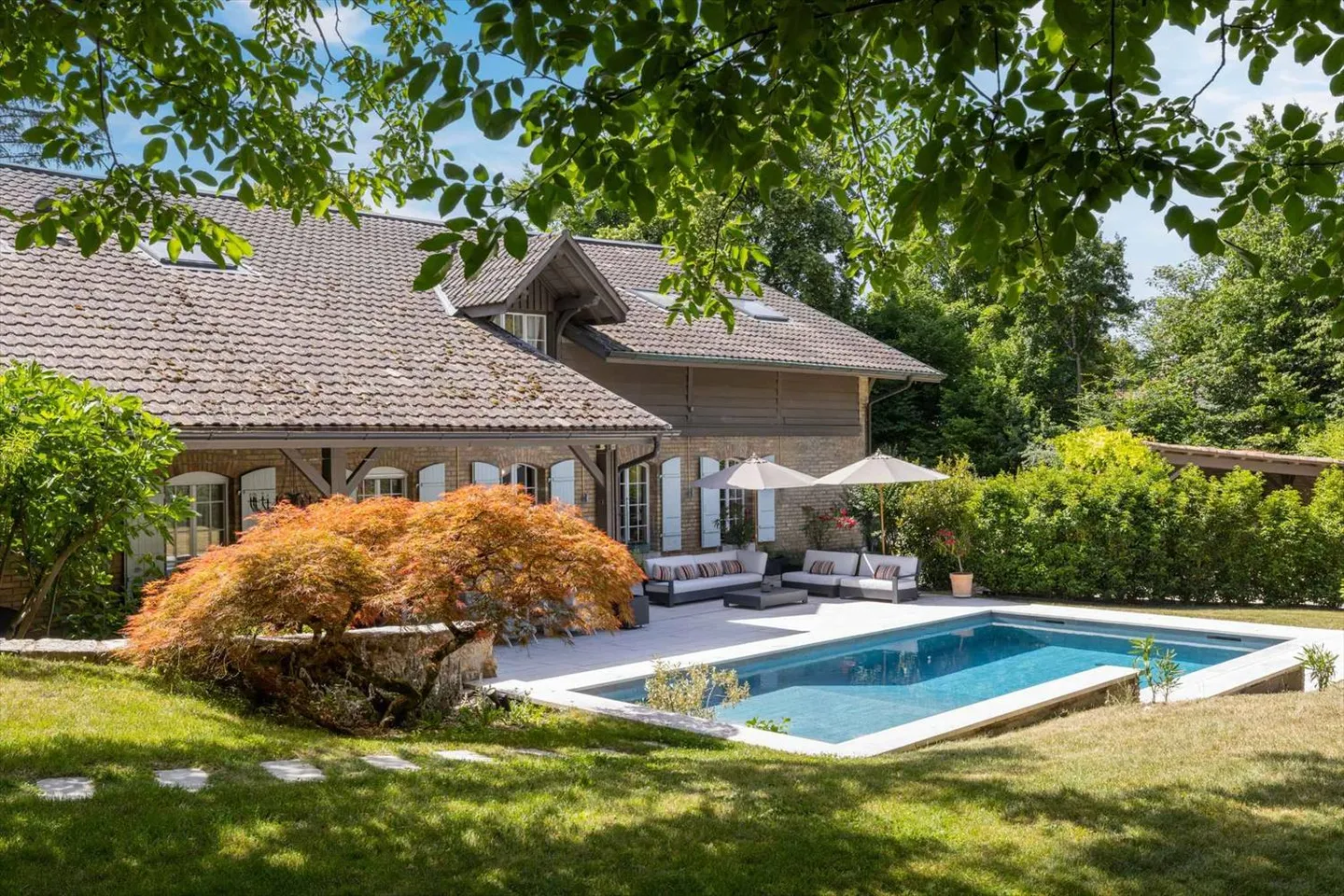 Exceptionnel corps de ferme rénové avec piscine et annexe - Photo 3 sur 13