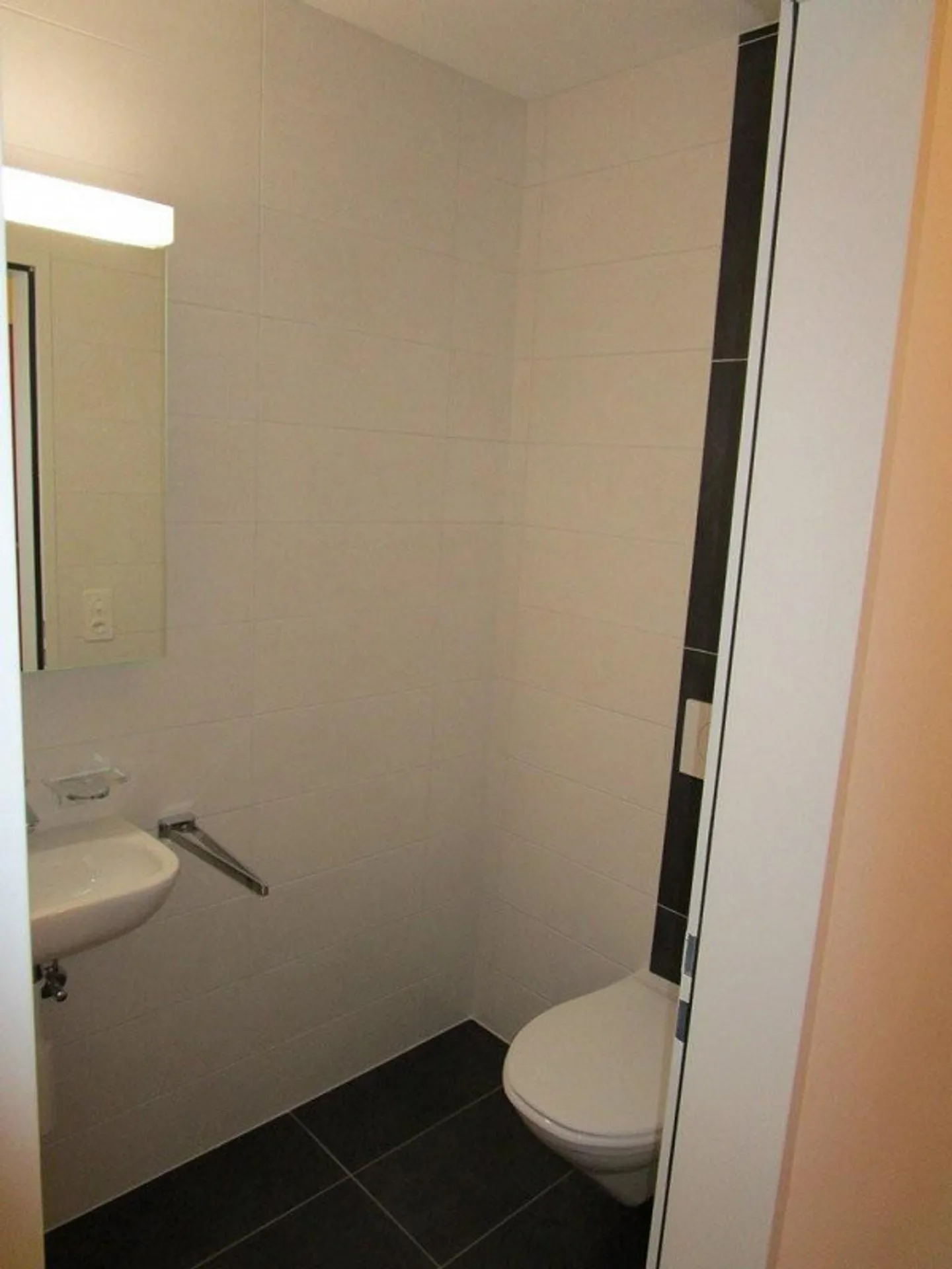 Appartement moderne au sein d'un quartier vivant - Photo 4 sur 11