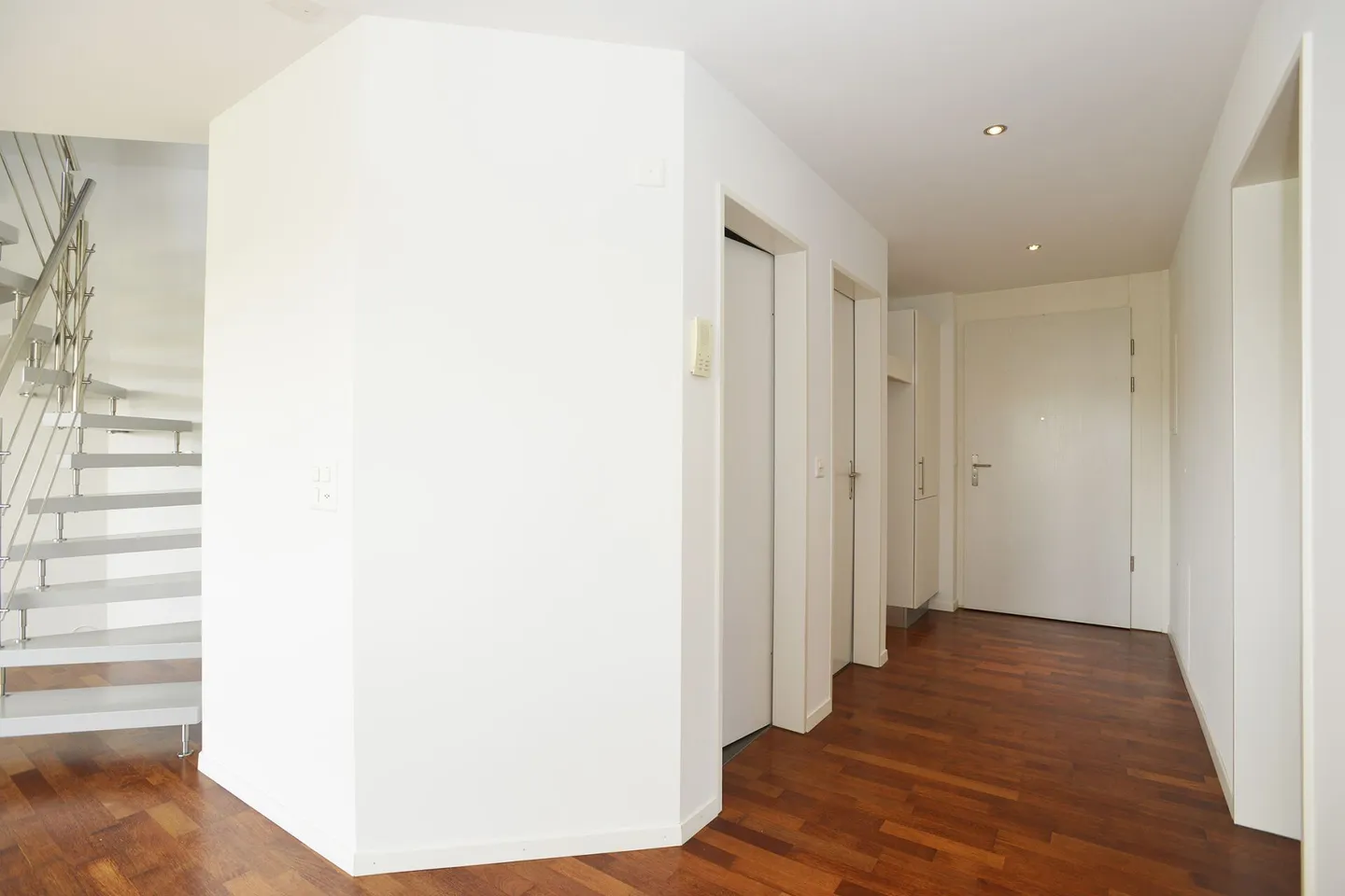 Appartamento attico duplex di 5,5 locali accanto al campo da golf di Augwil - Foto 15 di 19