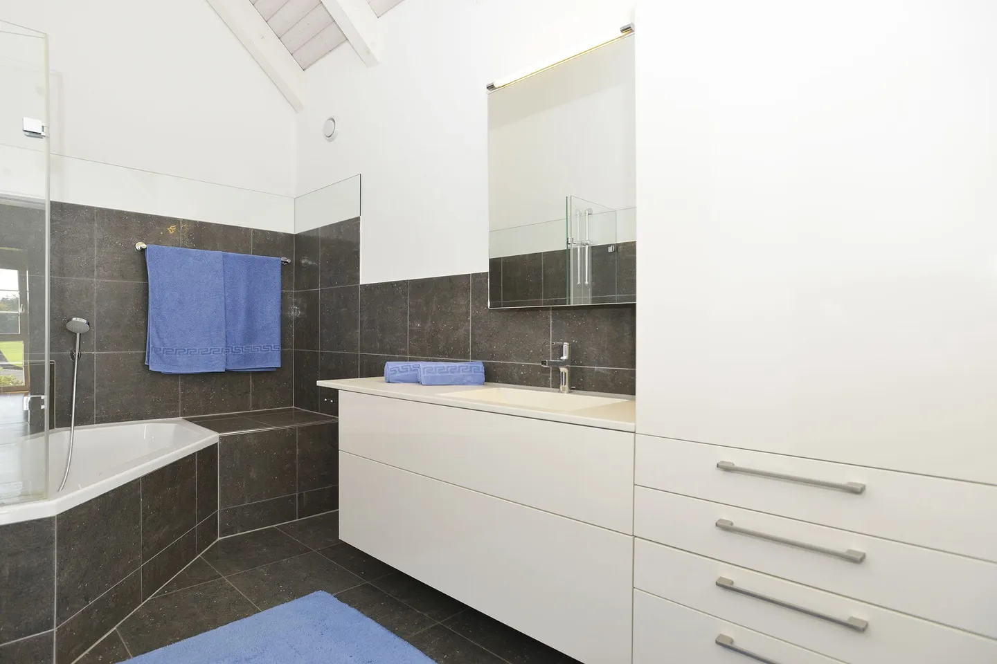 Appartamento attico duplex di 5,5 locali accanto al campo da golf di Augwil - Foto 10 di 19