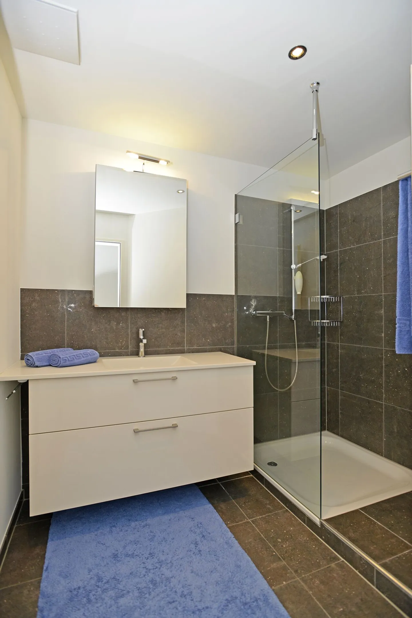Appartamento attico duplex di 5,5 locali accanto al campo da golf di Augwil - Foto 16 di 19