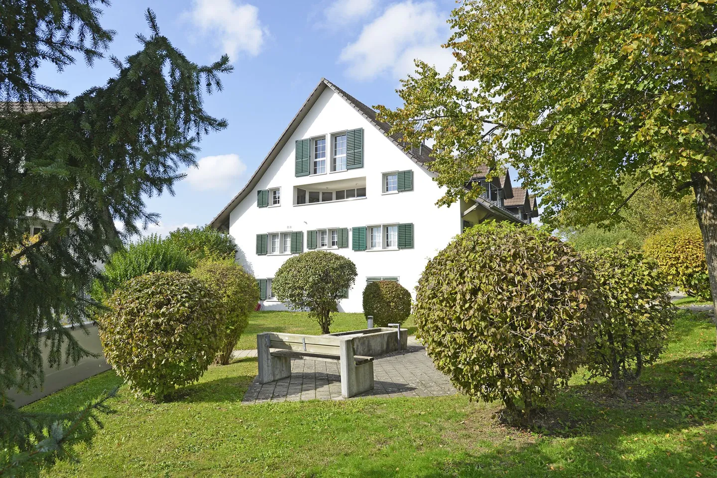 Appartamento attico duplex di 5,5 locali accanto al campo da golf di Augwil - Foto 1 di 19