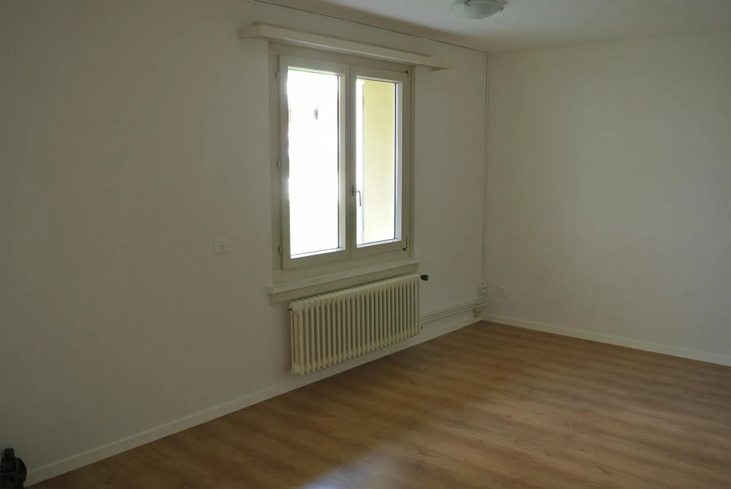 piccolo ma molto carino appartamento con 2 camere a Netstal - Foto 3 di 7