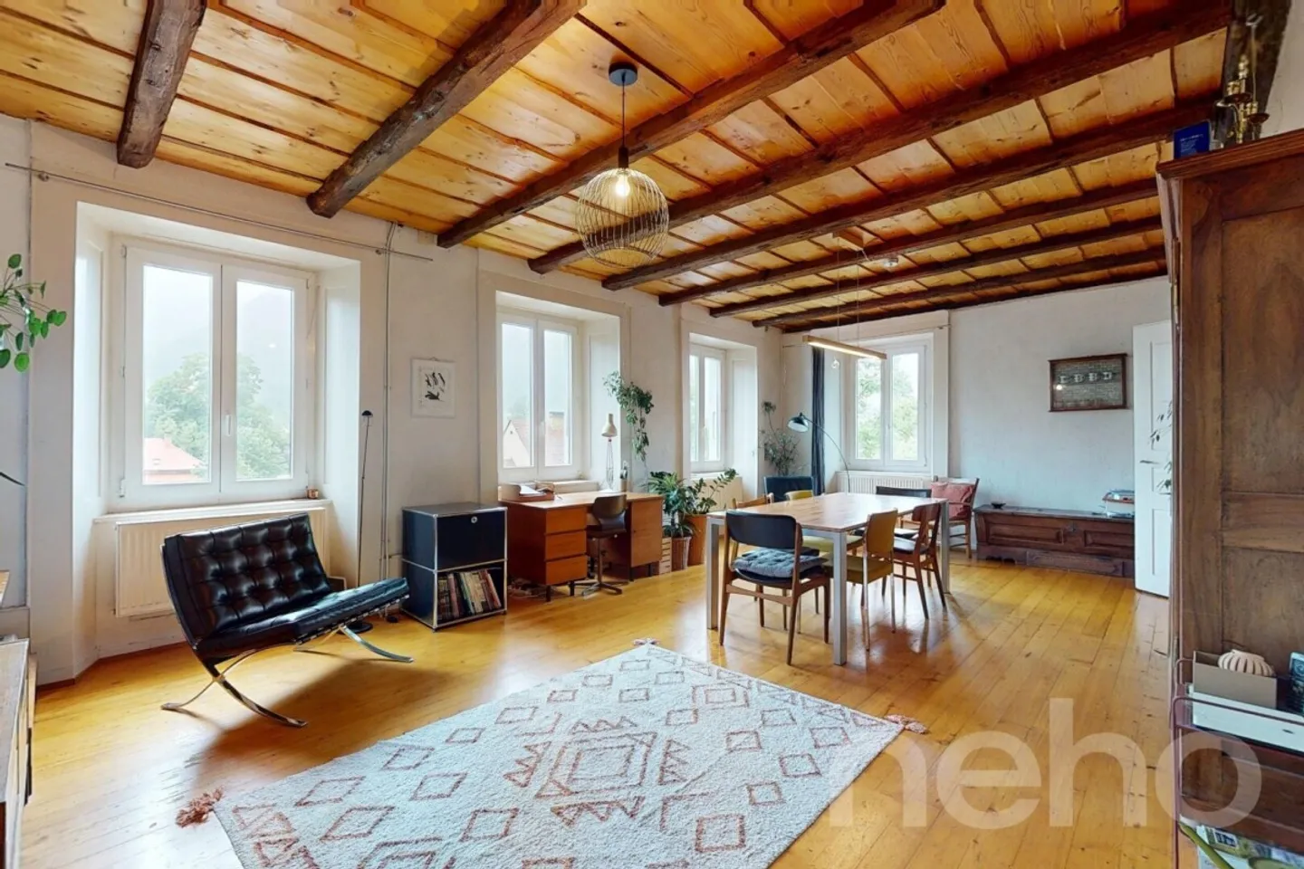 Großes Haus des 19. Jahrhunderts mit Panoramablick auf den Chasseral - Photo 3 sur 12