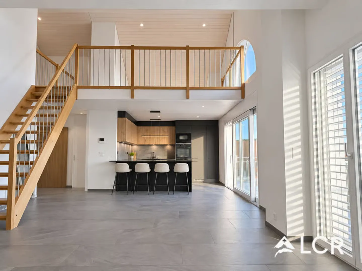 Schöne 2,5-Zimmer-Wohnung mit Mezzanin // Bottens - Foto 3 von 13