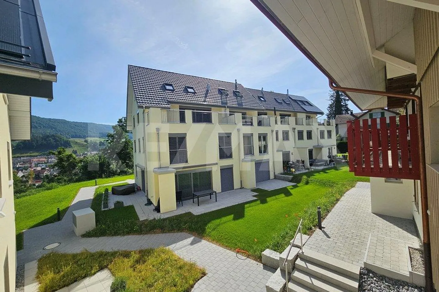 Condominium de 6,5 pièces dans le projet de construction neuve "Smiledörfli Wydum Rorbas" - Maison 2 - Photo 2 sur 13